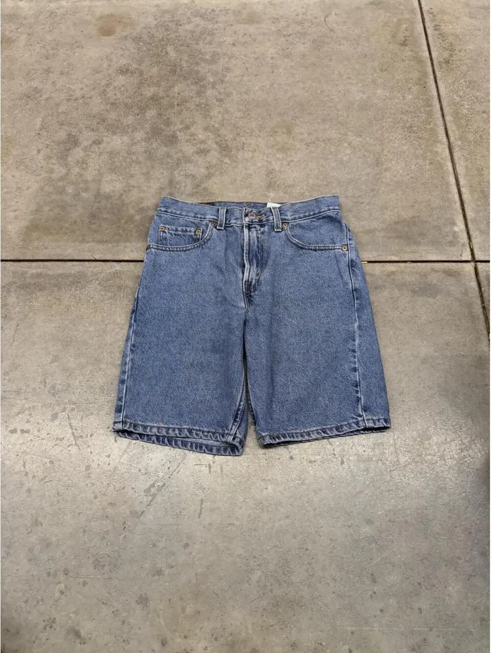 vintage levis 505 faded blue relaxed baggy fit jean shorts jorts size 30